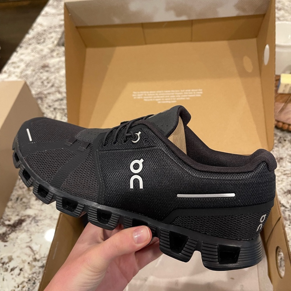 Swiss OnCloud Shoe - Picture 1 of 7